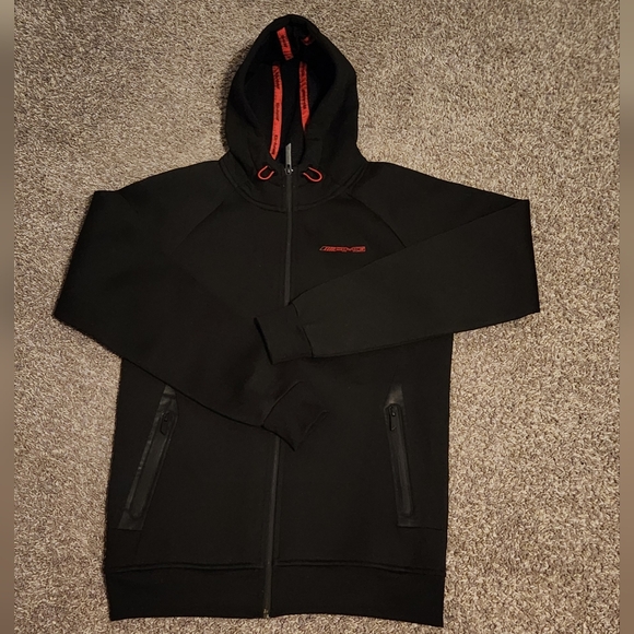 Rare Mens Black NWOT Hoodie By Mercedes AMG Size M Polyester 65% Viscose 35%